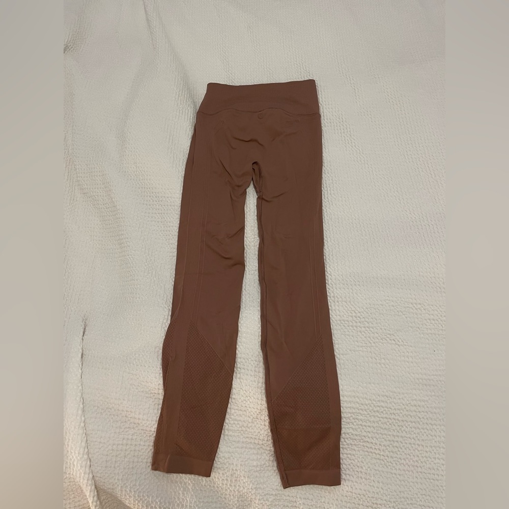 Lululemon leggings Size 2 - Picture 2 of 4